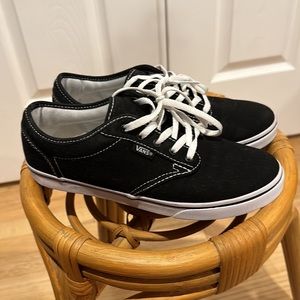 Vans women’s 7 canvas shoe in black